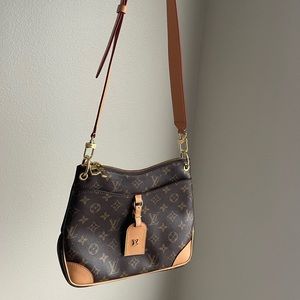 Louis Vuitton Shoulder Bag